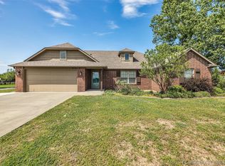 9775 Tall Pine Ln, Claremore, OK 74017