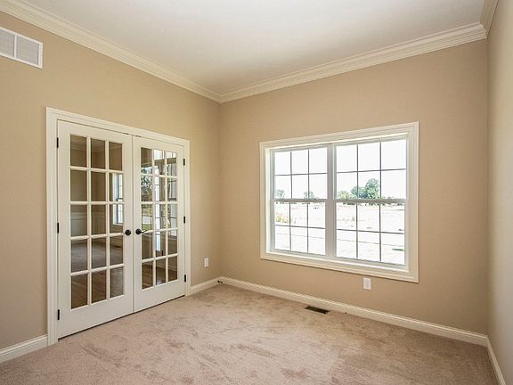 4th image of 5590 Ludington Dr