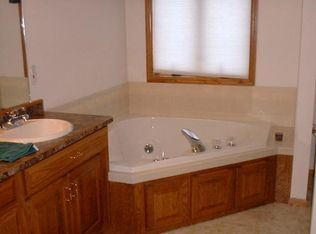 2216 Sunnyside Ct NW, East Grand Forks, MN 56721