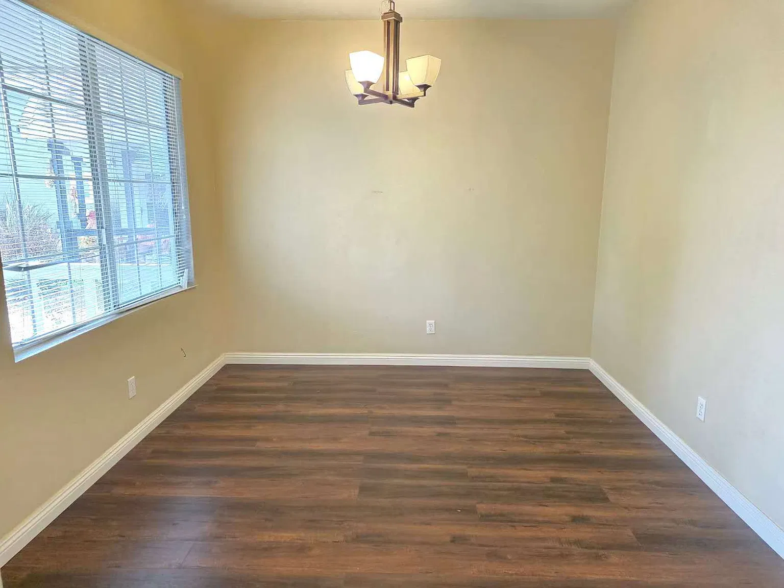 4 bed, 1505 sqft, $2,900 — Photo 1