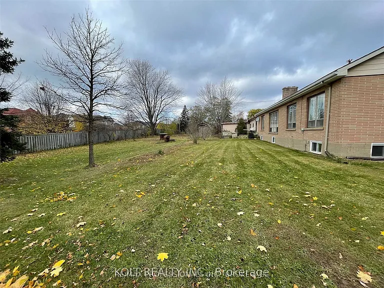 12084 Hurontario St — Photo 11