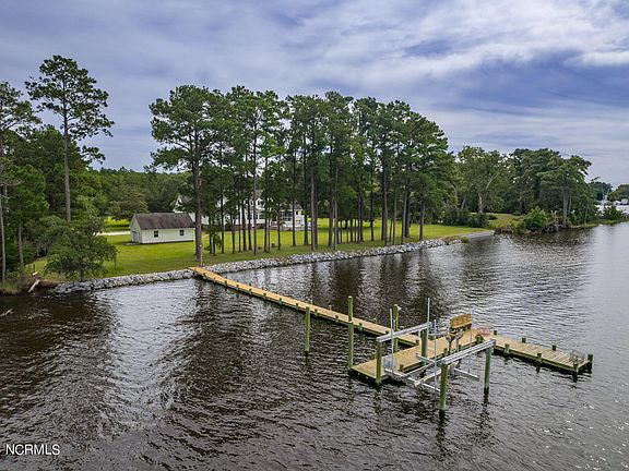 3rd image of 300 Carraway Mcintyre Lane
