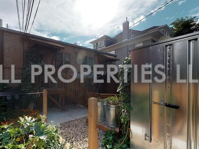 1613 York St — Photo 27