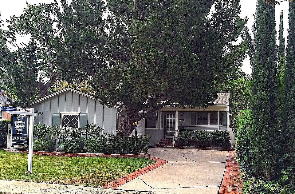 1st image of 21318 Providencia St