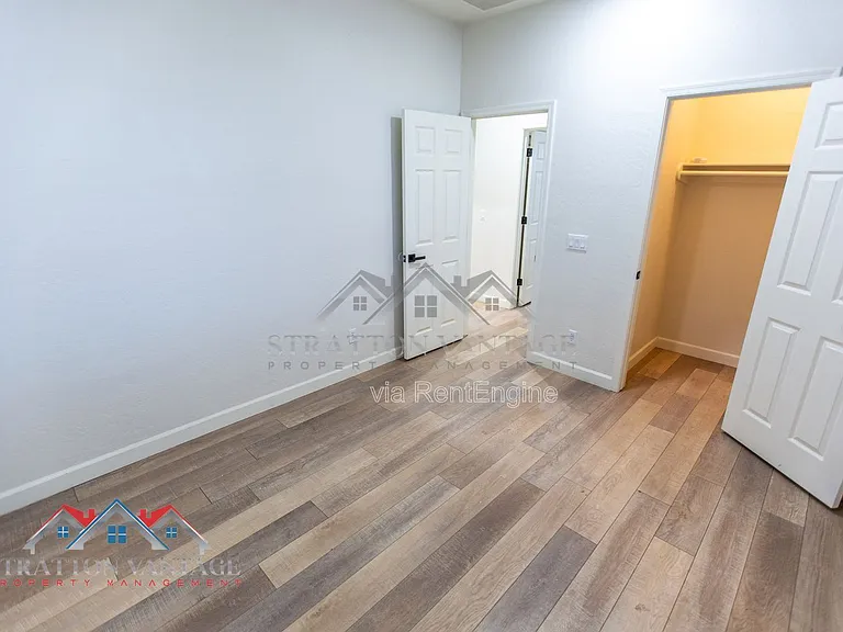 14616 W Windward Ave — Photo 36