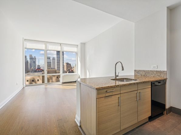 125 W 31st St APT 19J