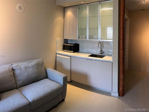 4th image of 6365 Collins Ave #Cab2