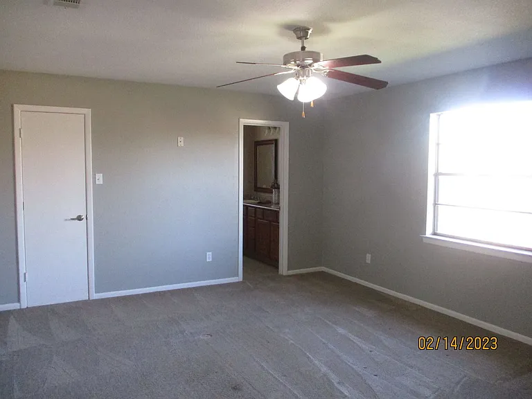 3700 Dauphine Ct — Photo 20