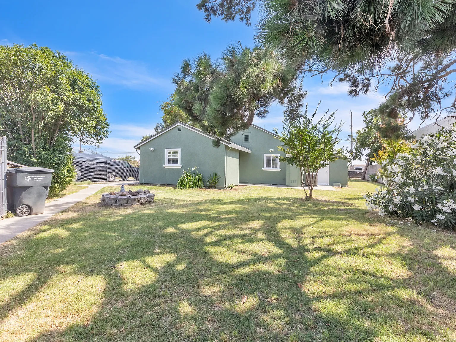 4 bed, 1100 sqft, $2,650 — Photo 4