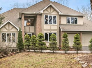 2 Sun Up Ln, Candler, NC 28715