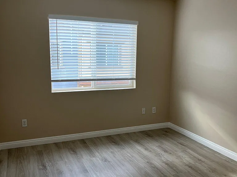 1429 Ledgestone Ln — Photo 18