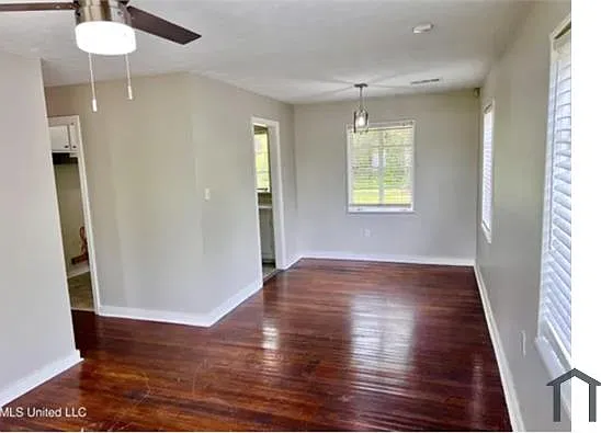 3 bed, $1,150 — Photo 3