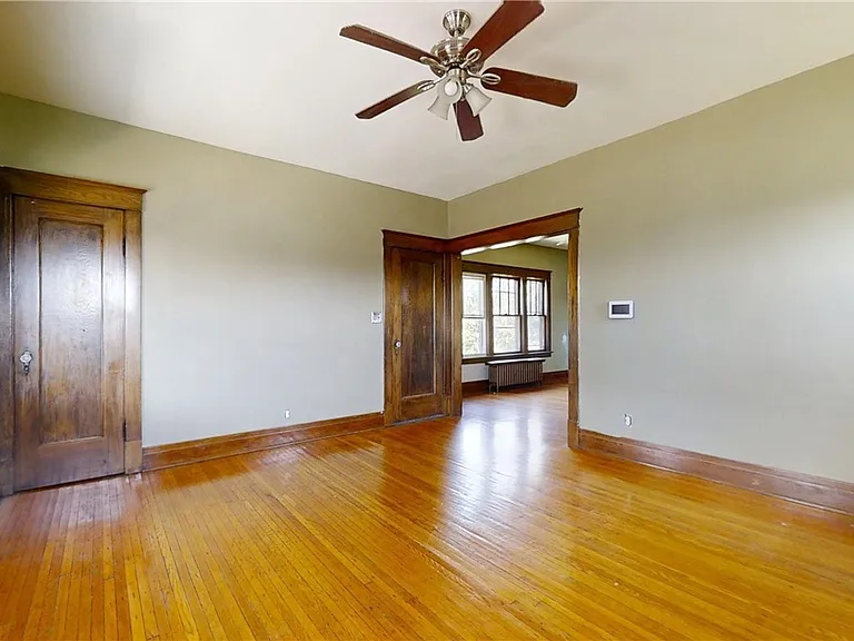 425 Johnson St — Photo 3