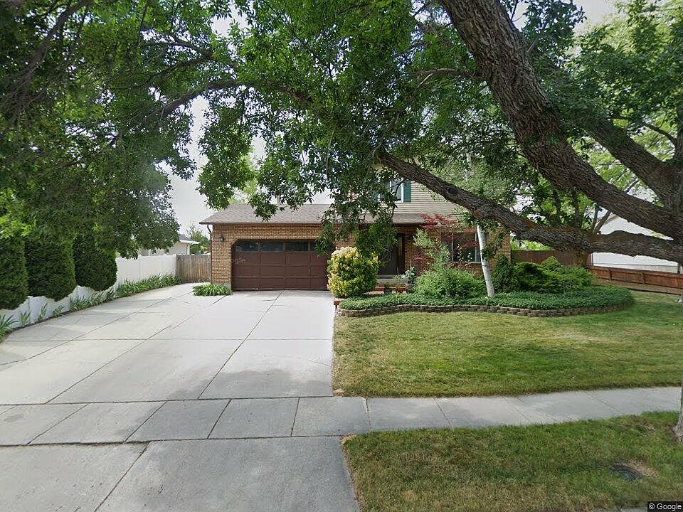 1st image of 2651 W Meadowridge Dr