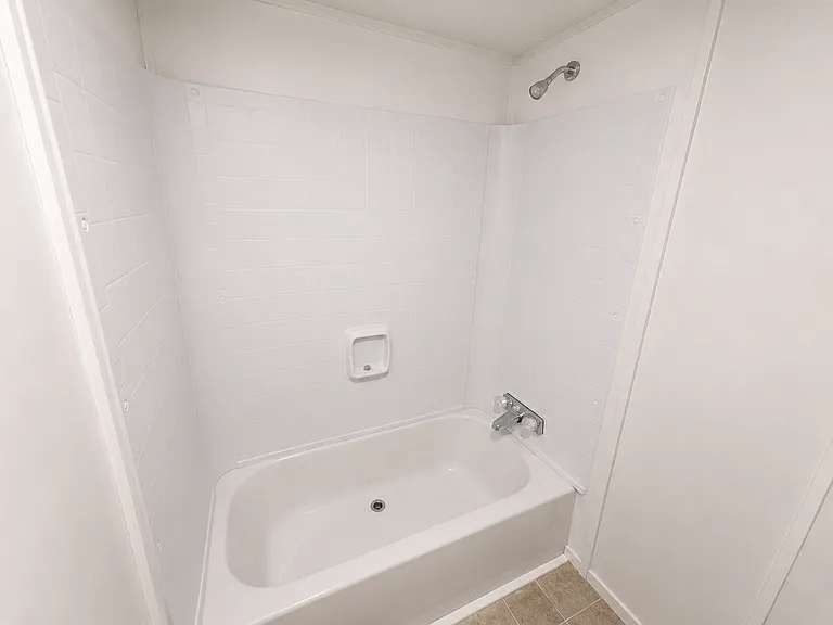 11226 Greenwood Rd — Photo 23