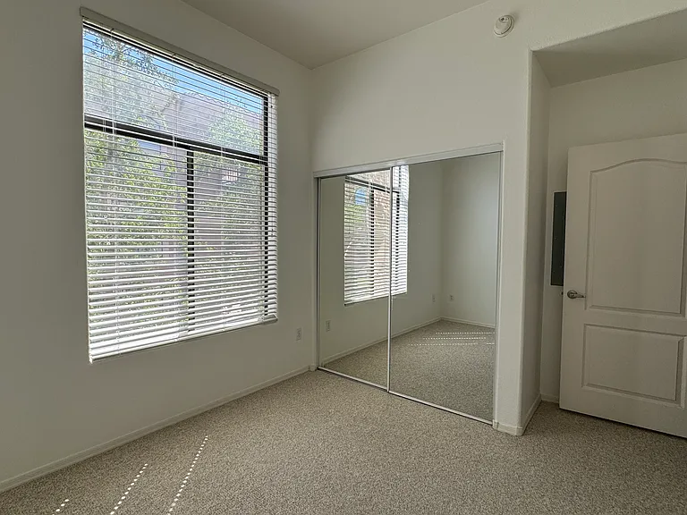 Bedroom/office 2