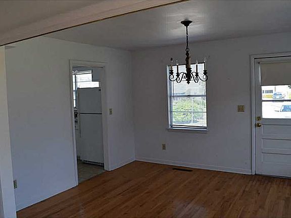 4th image of 110 61st St #A
