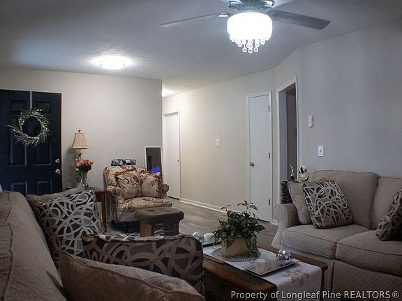 3rd image of 631 Garfield Dr