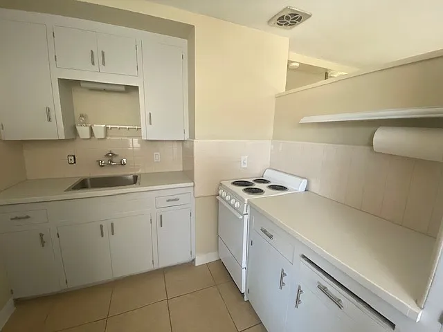 830 E Maryland Ave #3 — Photo 10