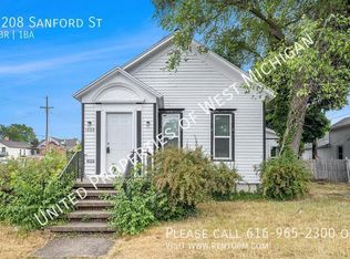 1208 Sanford St, Muskegon, MI 49441