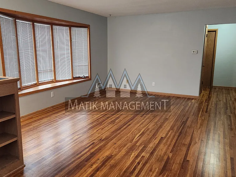 1412 15th Ave NE — Photo 6