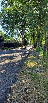 2nd image of Illinois Ave