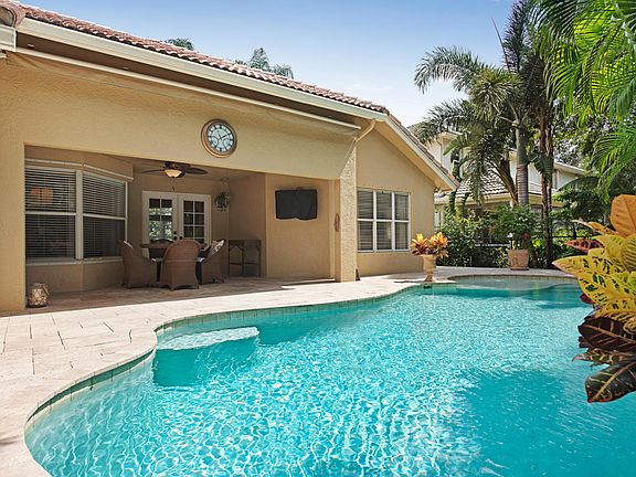 2nd image of 1081 Egret Cir N