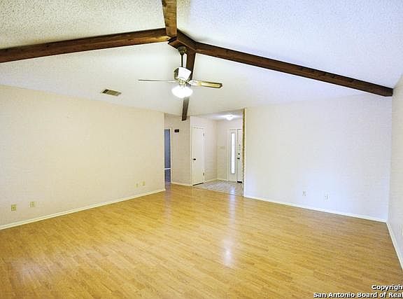 4th image of 318 Paisano St