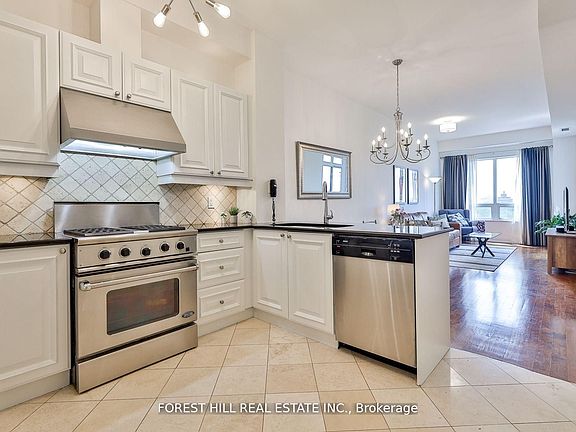 3rd image of 99 Avenue Rd #1006