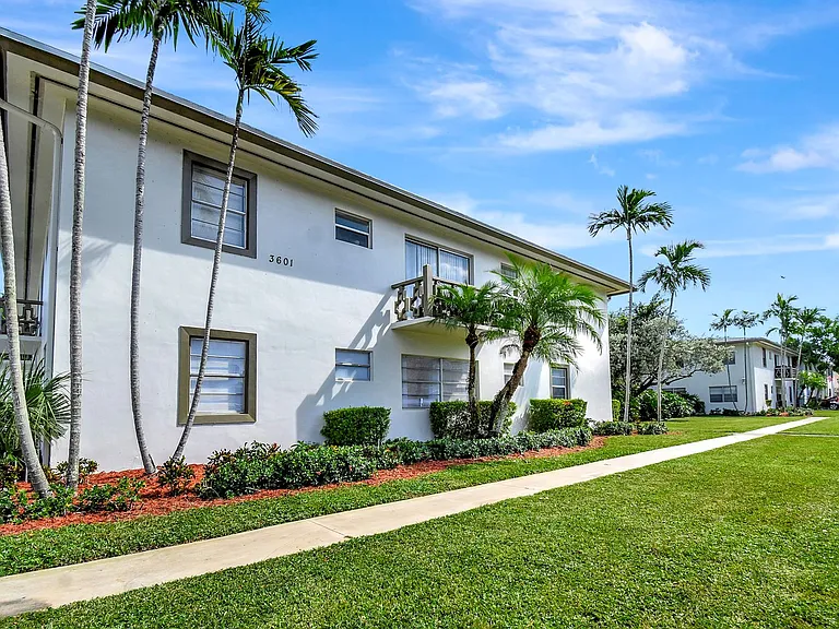 Eden House - 3601 Van Buren St Hollywood, FL 33021 — Photo 31