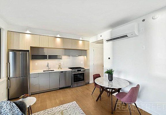 4th image of 349 Kent Ave #A4