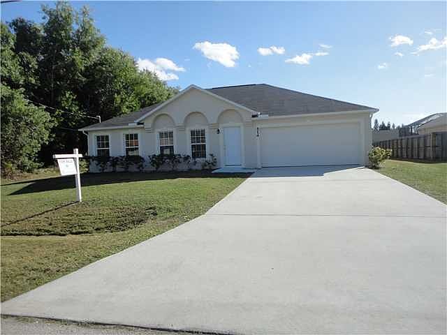 Home For Sale In Port saint lucie