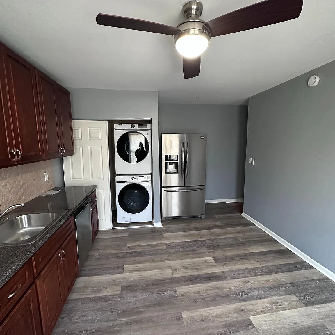 2 bed, 1872 sqft, $1,600 — Photo 1