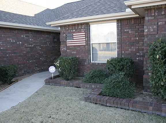 3rd image of 3707 NE Bradford St