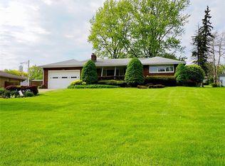 496 Harmony Ln, Campbell, OH