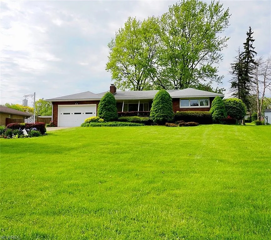 496 Harmony Ln photo 1