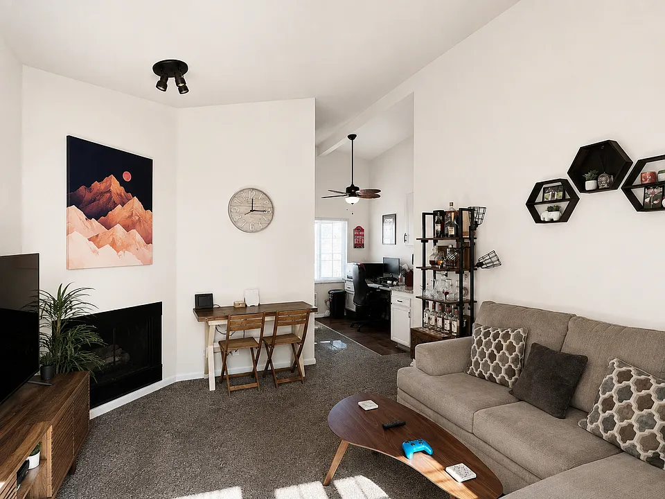 4070 Iowa St #6