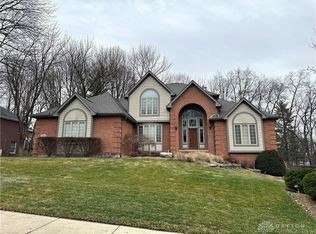 352 Timberleaf Dr, Dayton, OH 45430