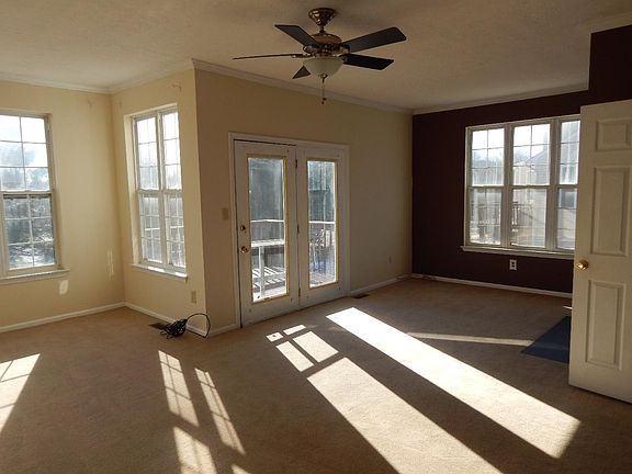 3rd image of 862 N Waterford Ln