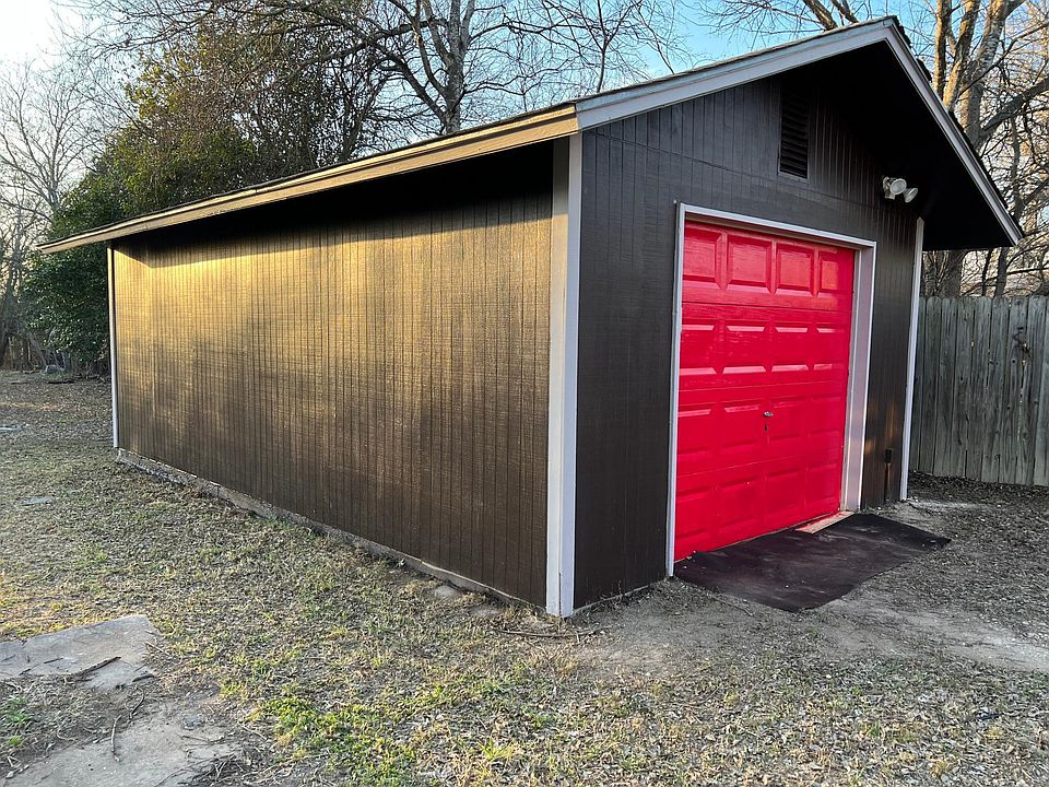 2nd image of 145 Roesler Rd