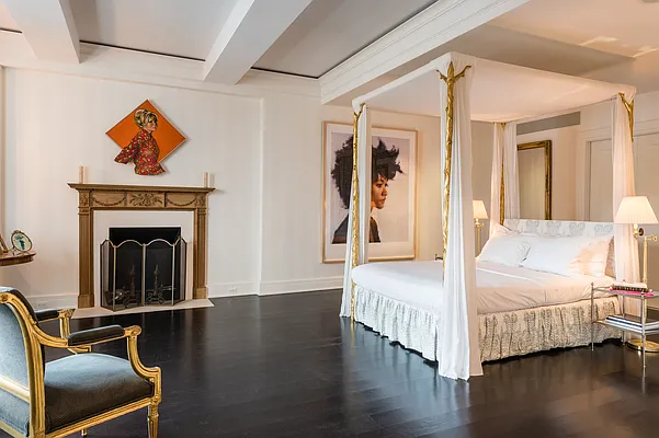 Sold by Sloane Square | media 12