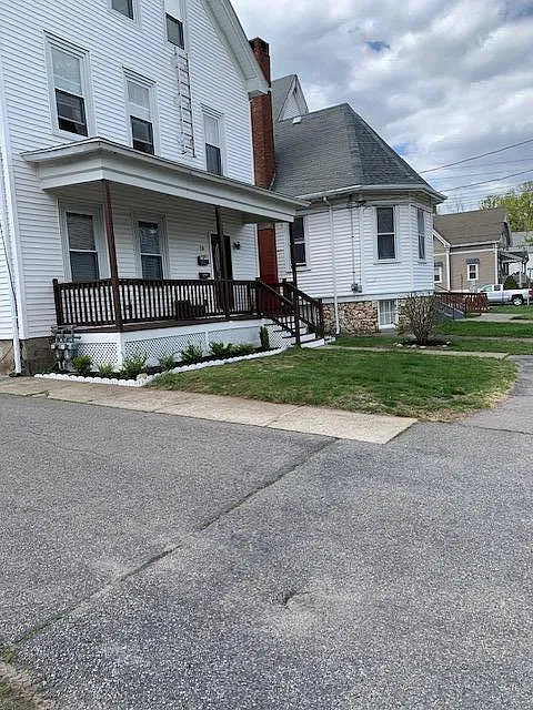 2 bed, 900 sqft, $2,100 — Photo 2