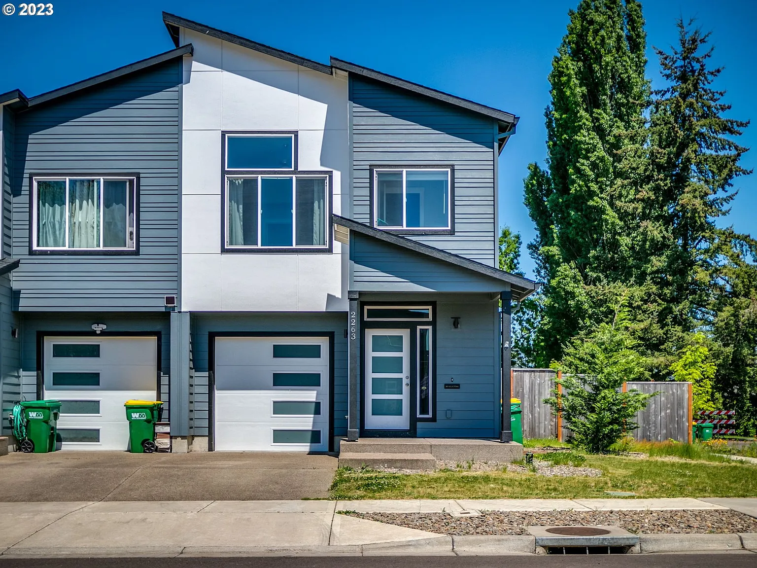2263 27th Ave photo 1
