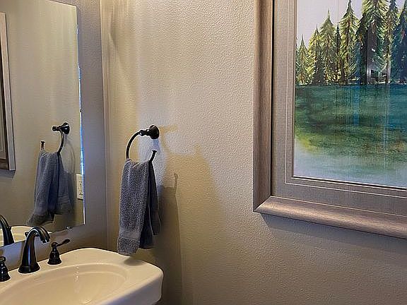 1/2 bath off entry way