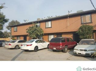 612 8th St APT L, Bakersfield, CA 93304