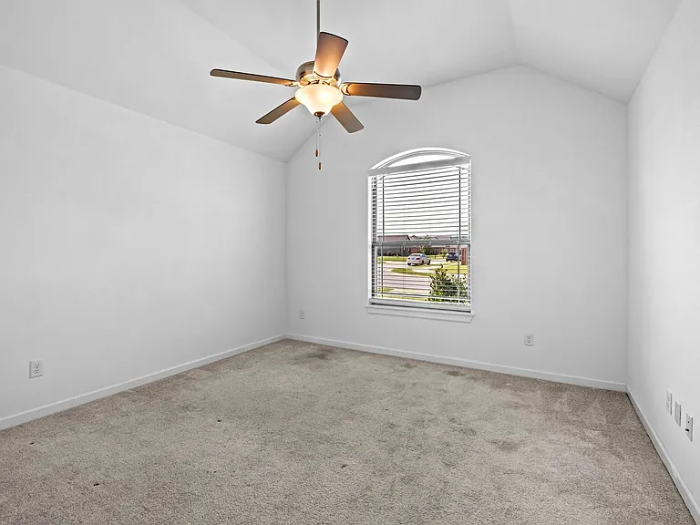 4304 W Newton Ave — Photo 8