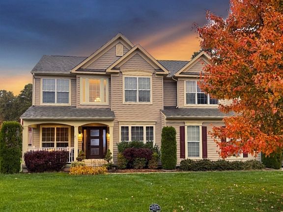 2nd image of 211 Ripley Ct