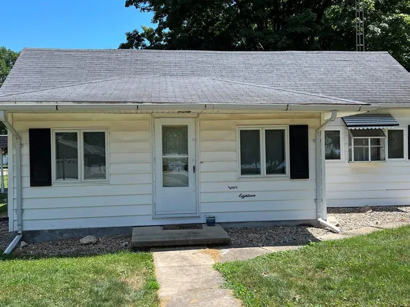 418 N Chestnut St, Astoria, IL 61501