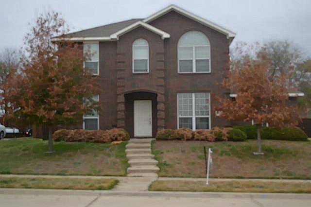 1st image of 905 Mockingbird Ln