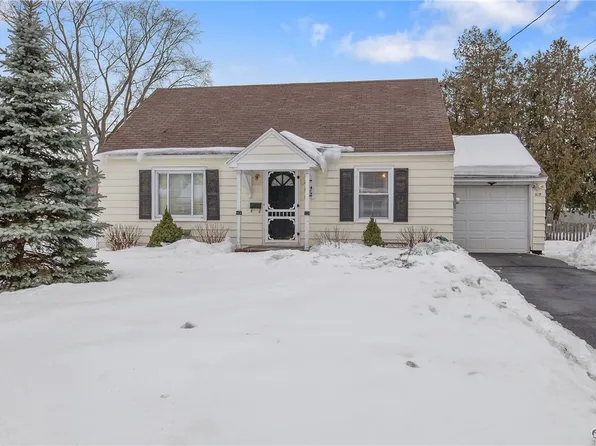 207 Hyland Dr, North Syracuse, NY 13212